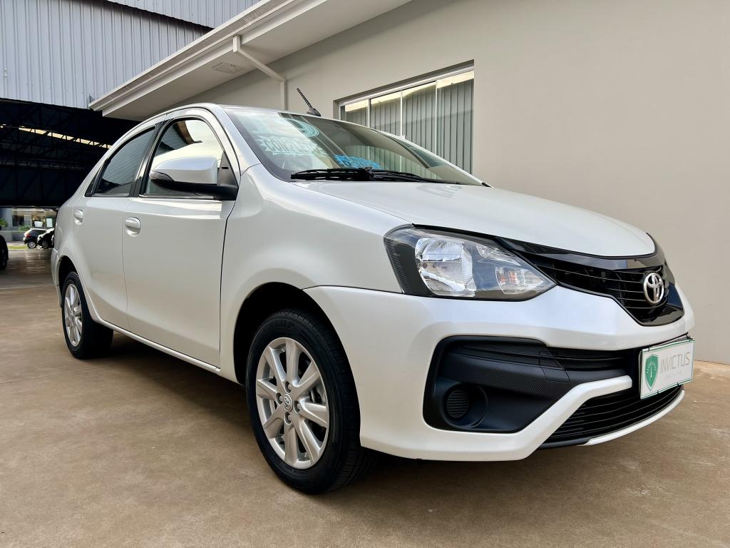 TOYOTA Etios Sedan - Foto