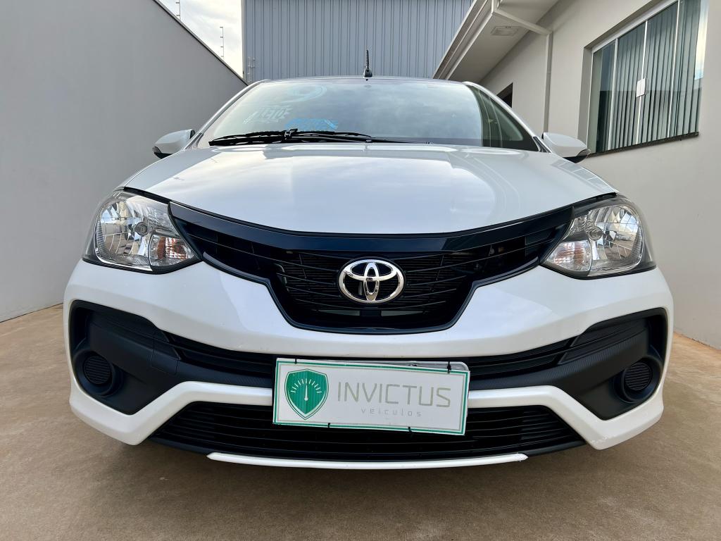 TOYOTA Etios Sedan - Foto
