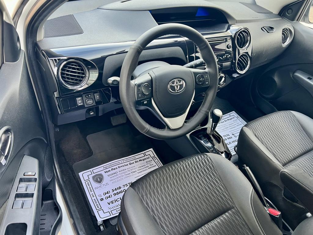 TOYOTA Etios Sedan - Foto