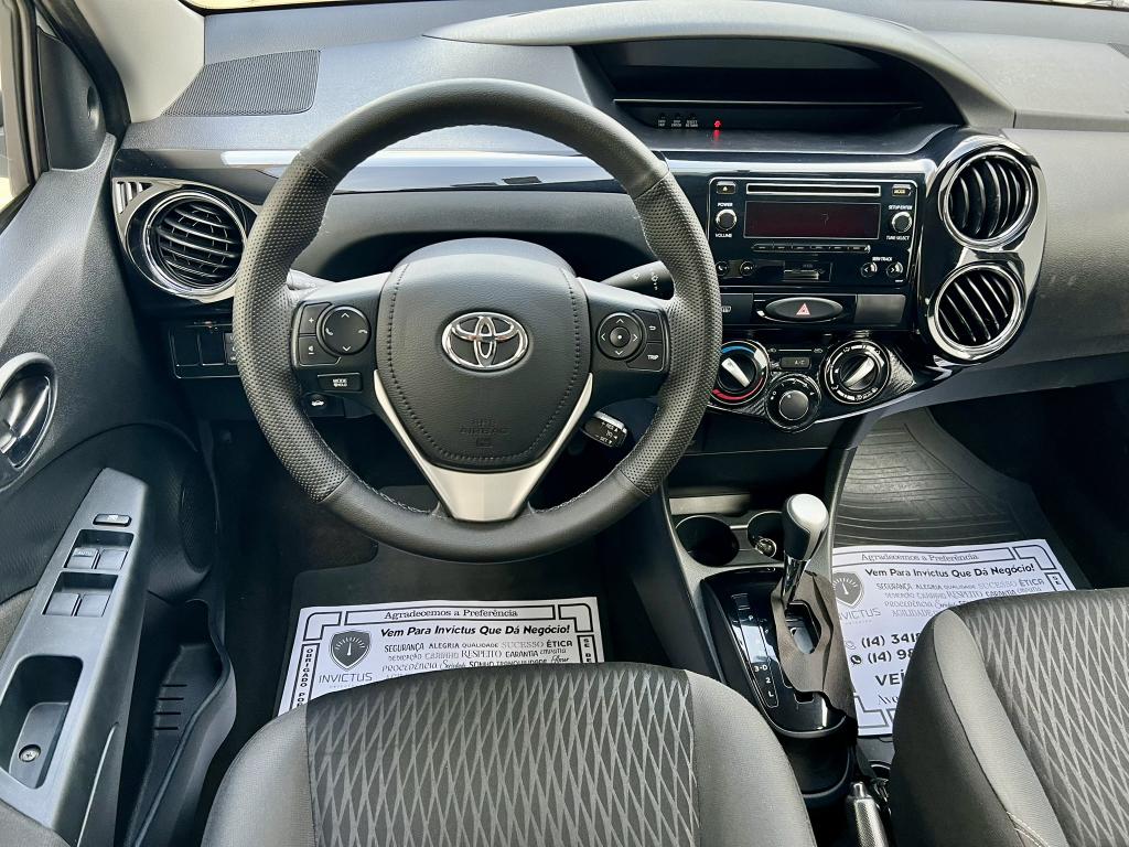 TOYOTA Etios Sedan - Foto