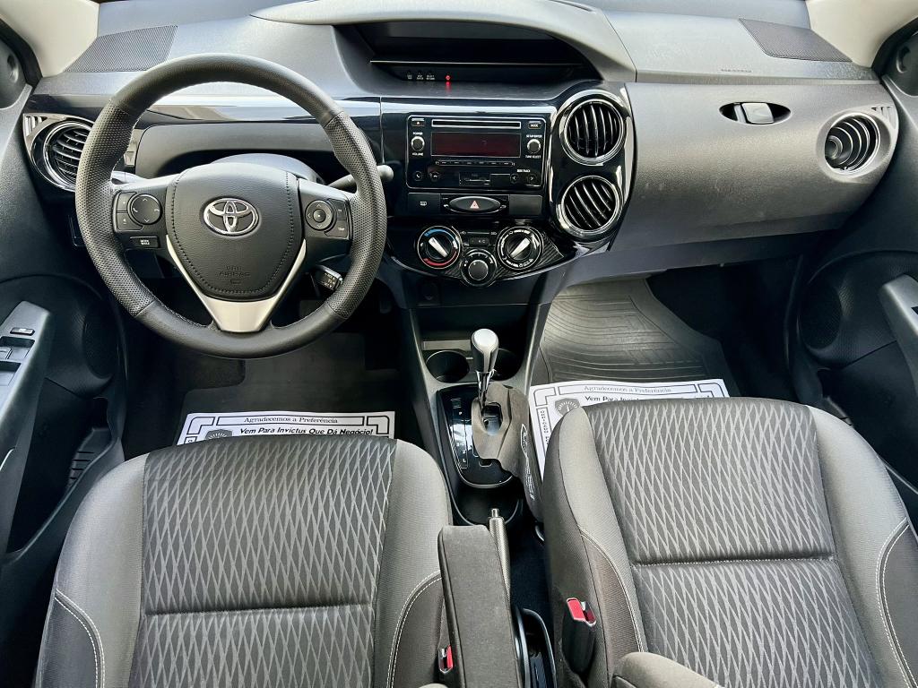 TOYOTA Etios Sedan - Foto