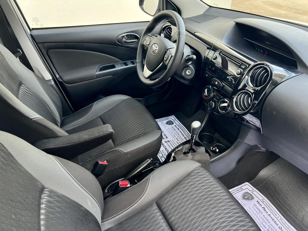 TOYOTA Etios Sedan - Foto