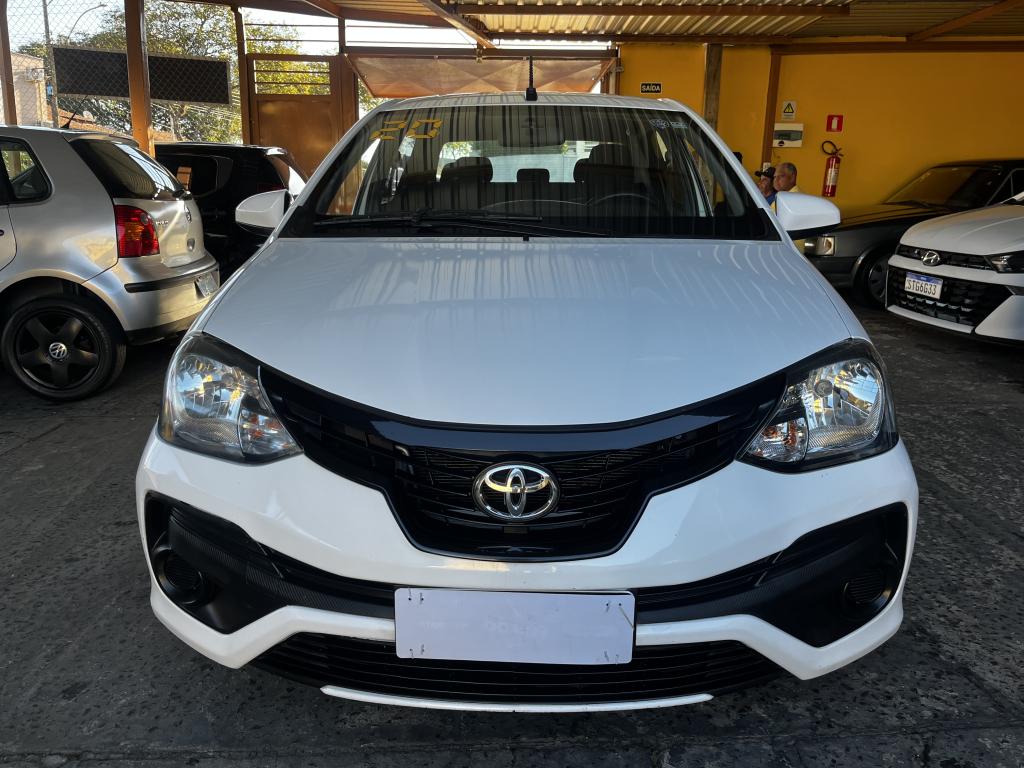 TOYOTA Etios Sedan - Foto