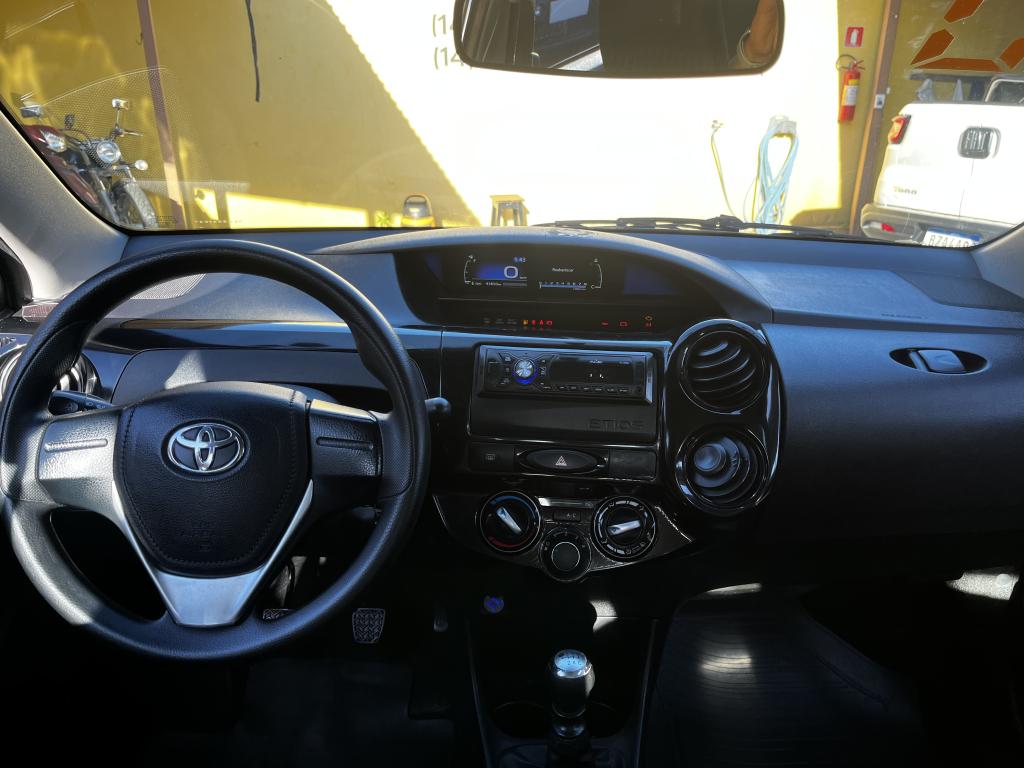 TOYOTA Etios Sedan - Foto