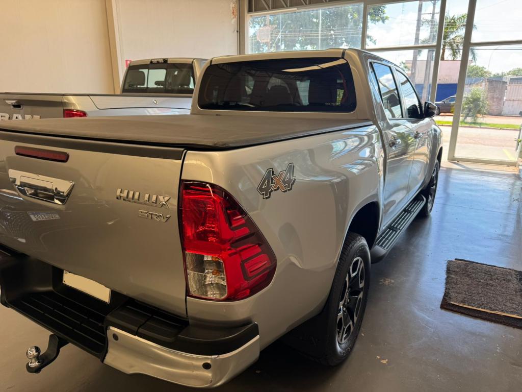 TOYOTA Hilux Caminhonete - Foto