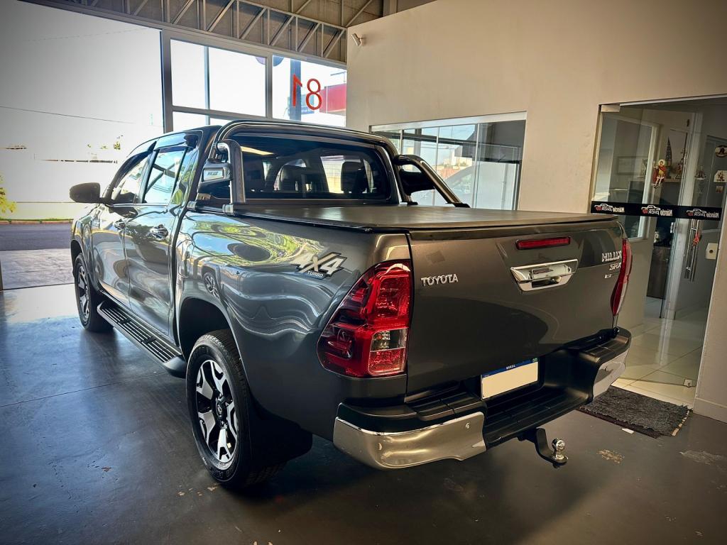 TOYOTA Hilux Caminhonete - Foto