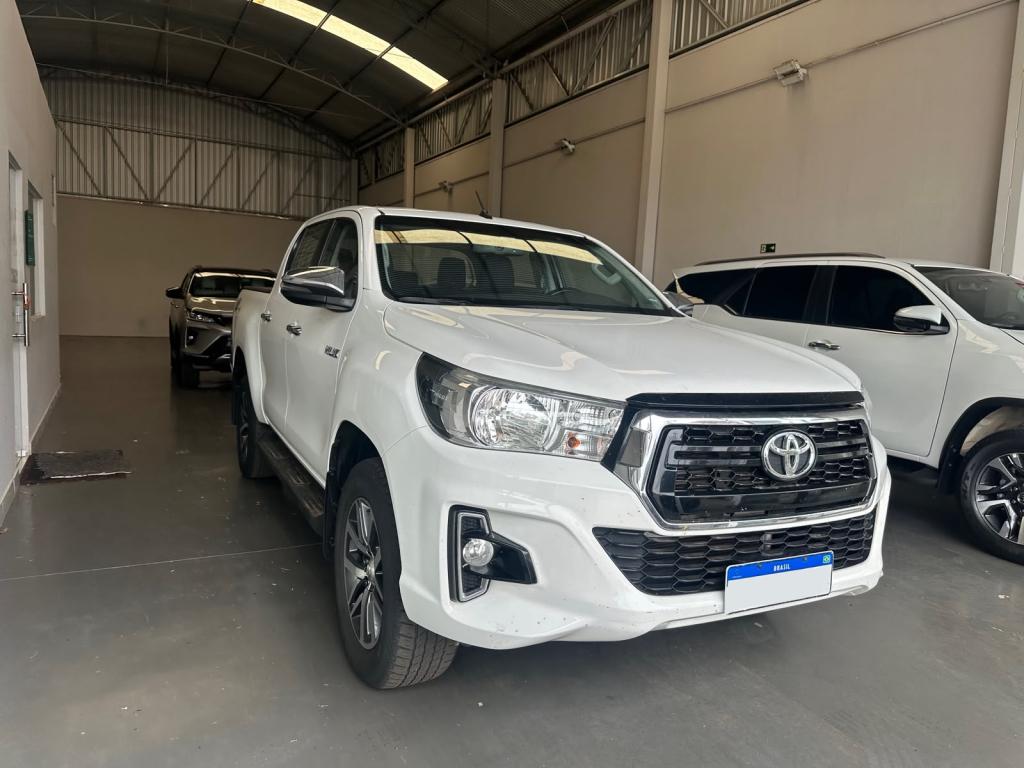 TOYOTA Hilux Caminhonete - Foto