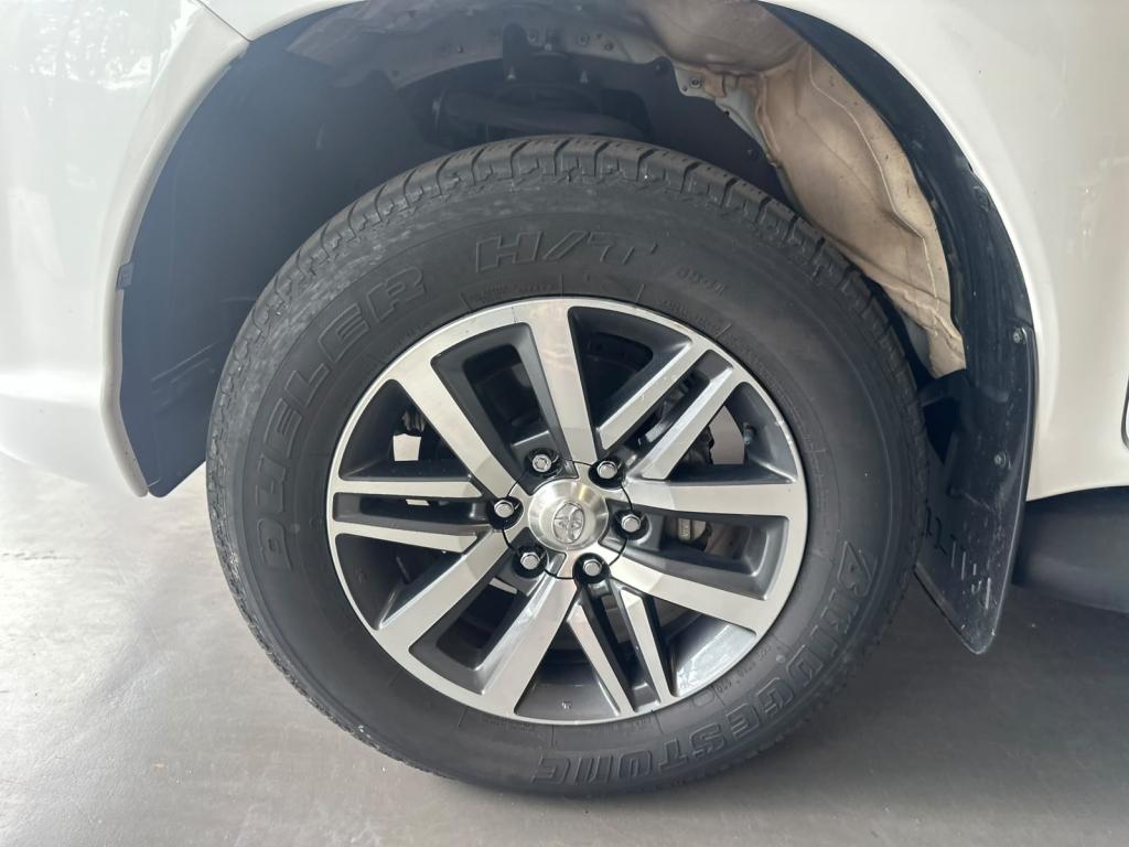 TOYOTA Hilux Caminhonete - Foto