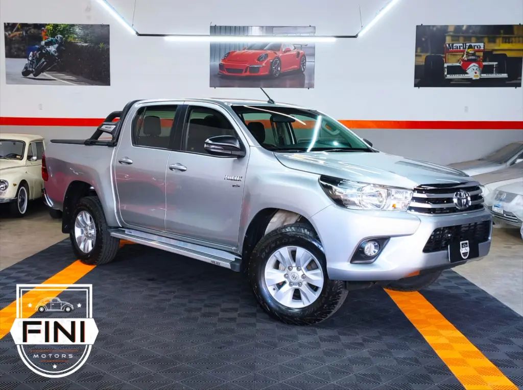 TOYOTA Hilux Caminhonete