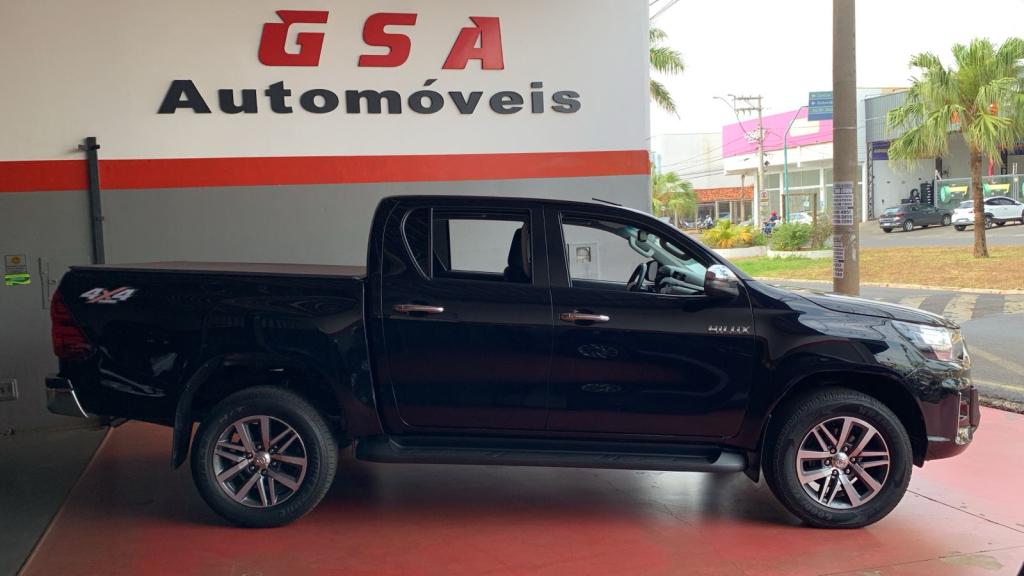 TOYOTA Hilux Caminhonete - Foto