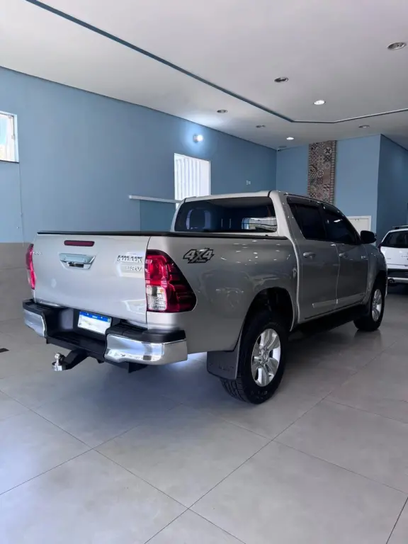 TOYOTA Hilux Caminhonete - Foto