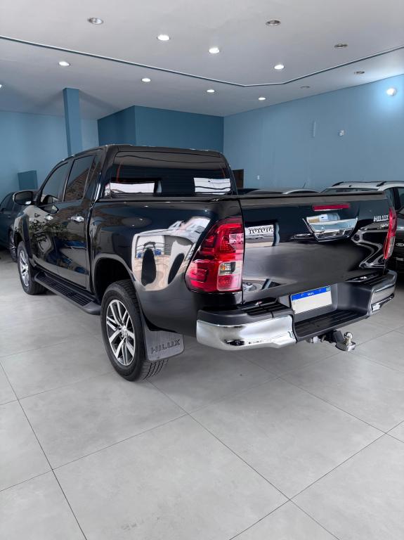 TOYOTA Hilux Caminhonete - Miniatura