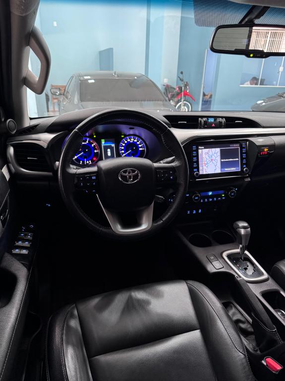 TOYOTA Hilux Caminhonete - Miniatura