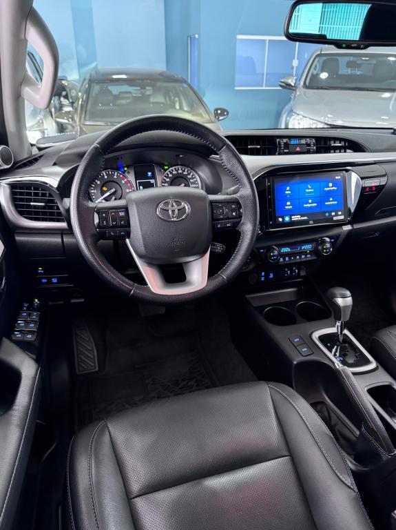 TOYOTA Hilux Caminhonete - Miniatura