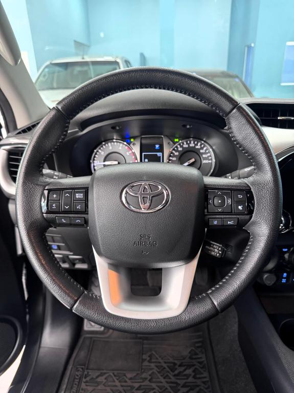 TOYOTA Hilux Caminhonete - Miniatura