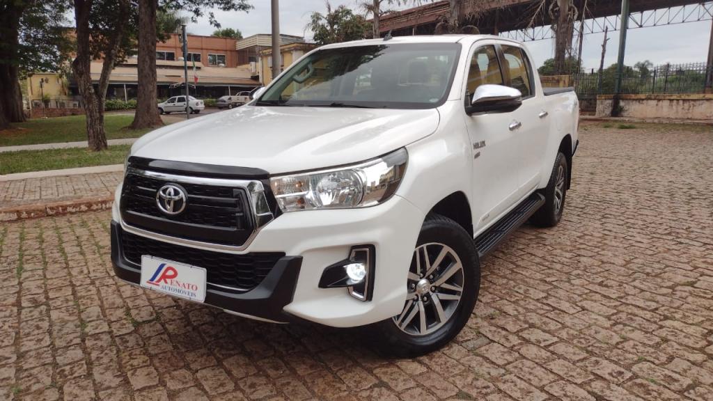 TOYOTA Hilux Caminhonete