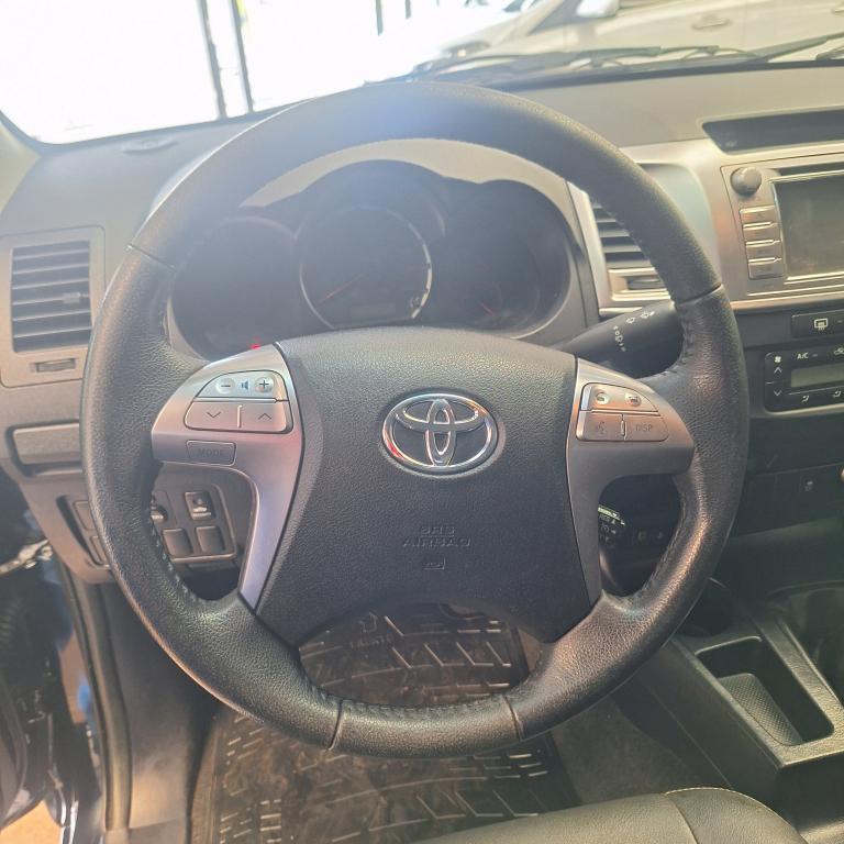 TOYOTA Hilux Caminhonete - Foto