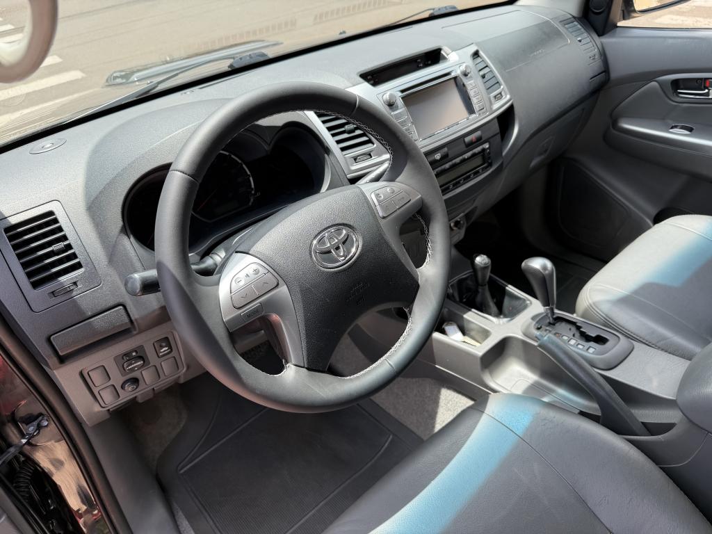 TOYOTA Hilux Caminhonete - Foto