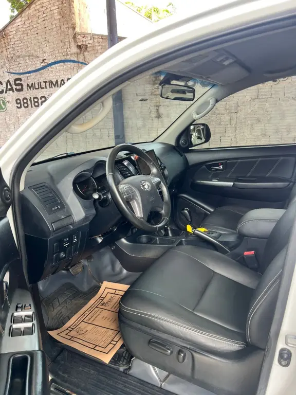 TOYOTA Hilux Caminhonete - Foto