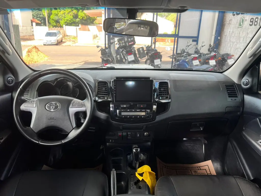 TOYOTA Hilux Caminhonete - Foto