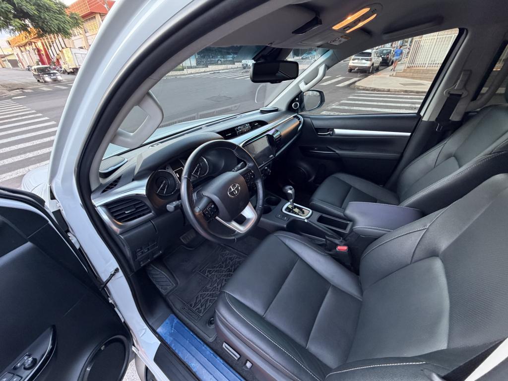 TOYOTA Hilux Caminhonete - Foto