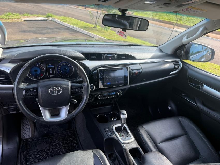 TOYOTA Hilux Caminhonete - Foto