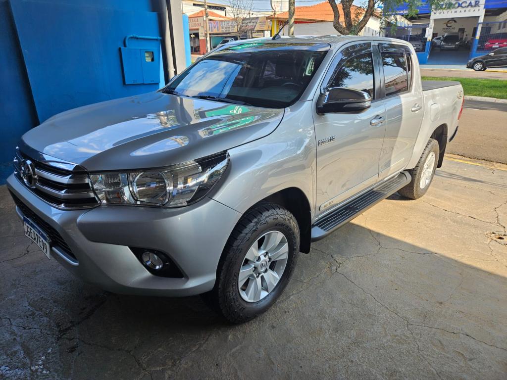 TOYOTA Hilux Caminhonete
