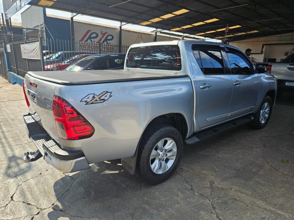 TOYOTA Hilux Caminhonete - Foto