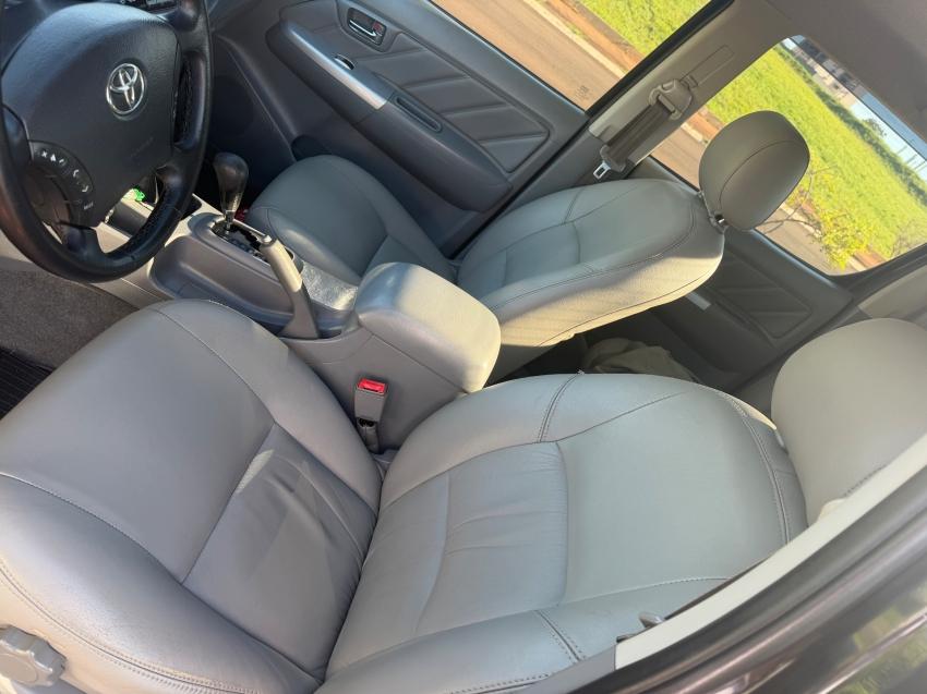 TOYOTA Hilux Caminhonete - Foto