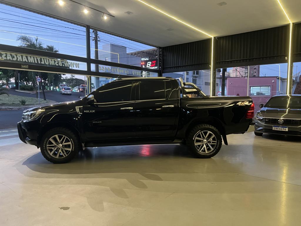 TOYOTA Hilux Caminhonete - Foto