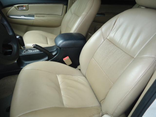 TOYOTA Hilux SW4 - Foto