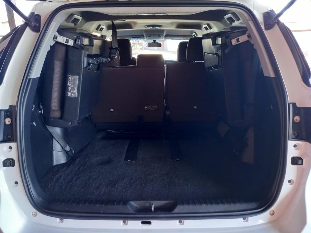 TOYOTA Hilux SW4 - Foto