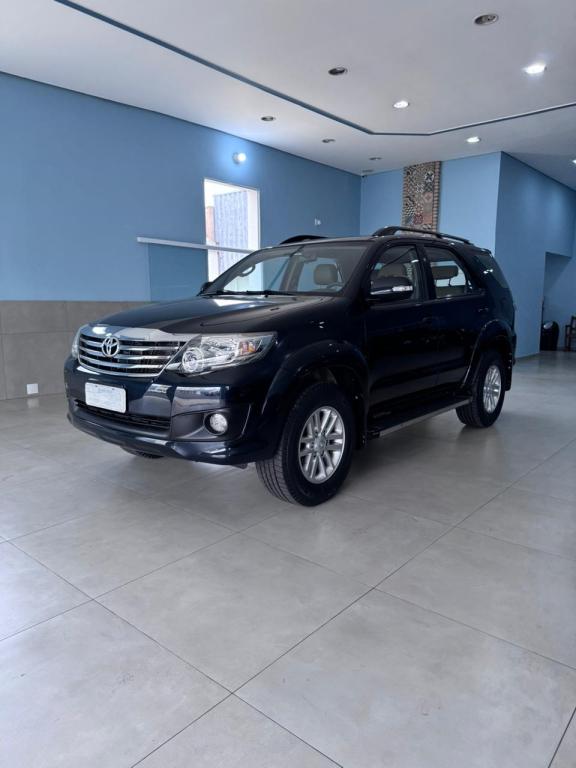 TOYOTA Hilux SW4 - Foto