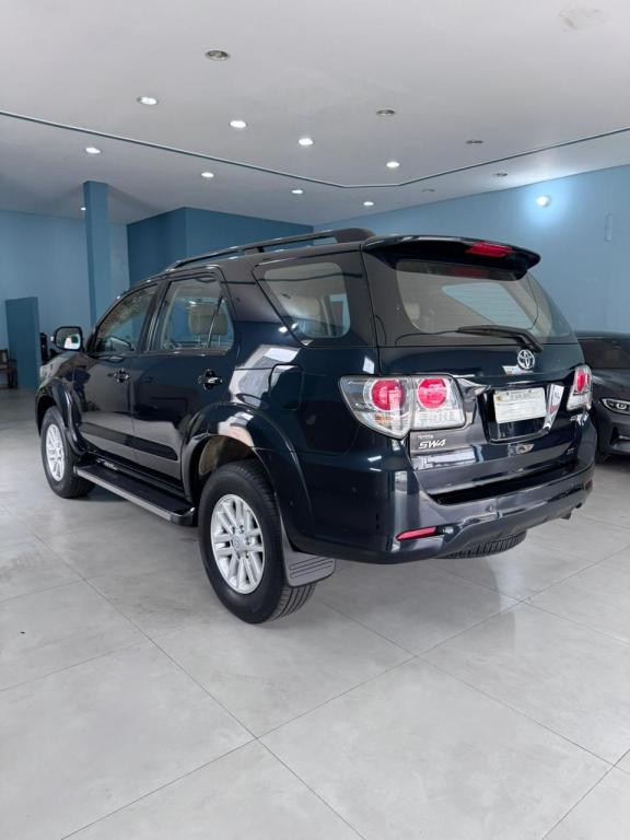 TOYOTA Hilux SW4 - Foto