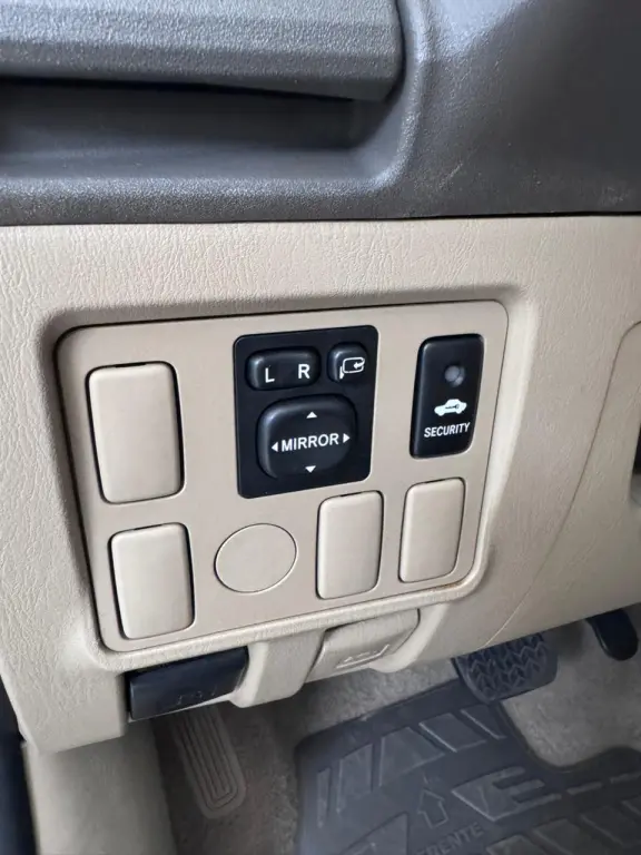 TOYOTA Hilux SW4 - Foto