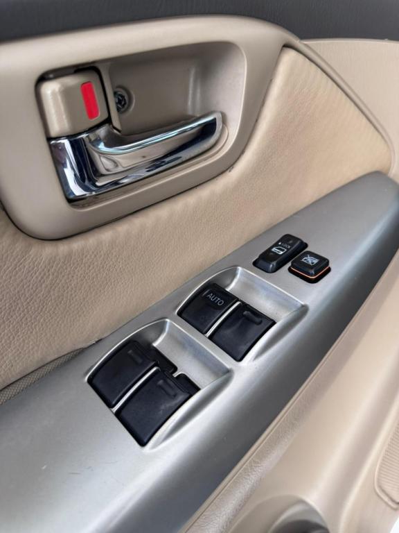 TOYOTA Hilux SW4 - Foto