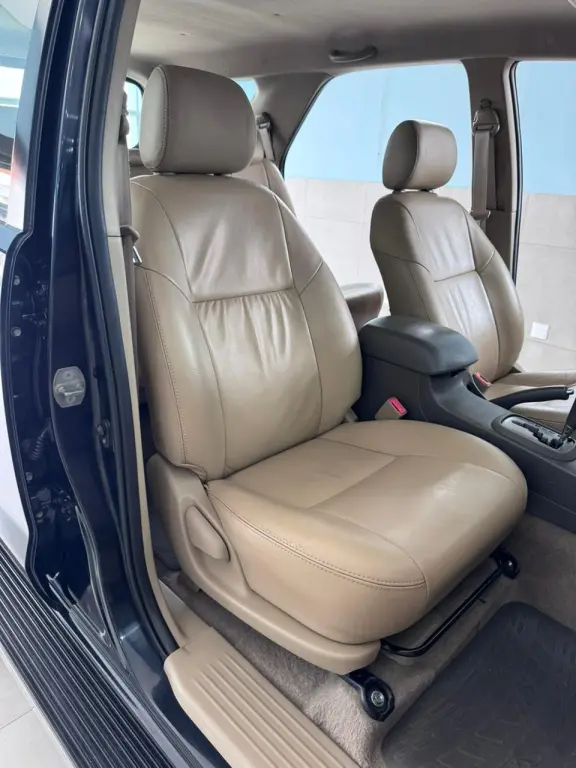 TOYOTA Hilux SW4 - Foto