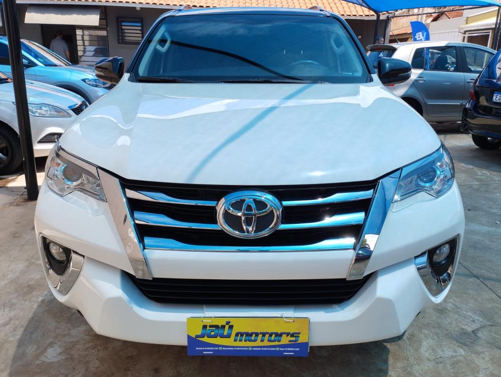 TOYOTA Hilux SW4 - Foto