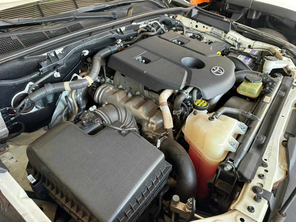 TOYOTA Hilux SW4 - Foto