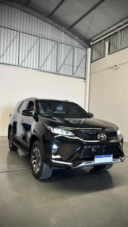 TOYOTA Hilux SW4 - Foto