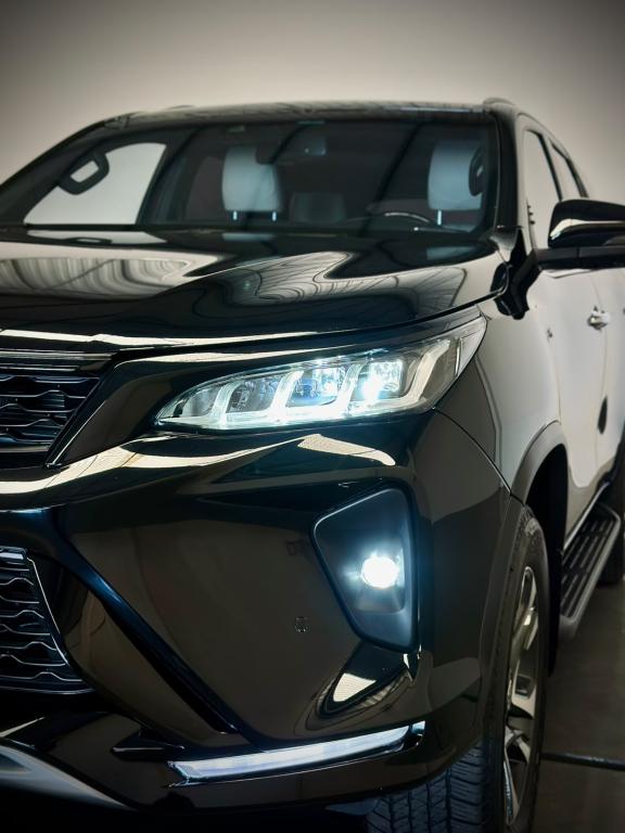 TOYOTA Hilux SW4 - Foto