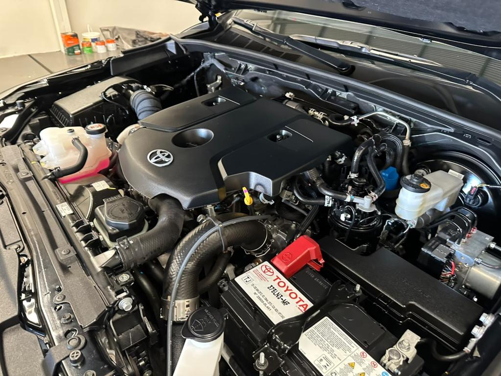 TOYOTA Hilux SW4 - Foto