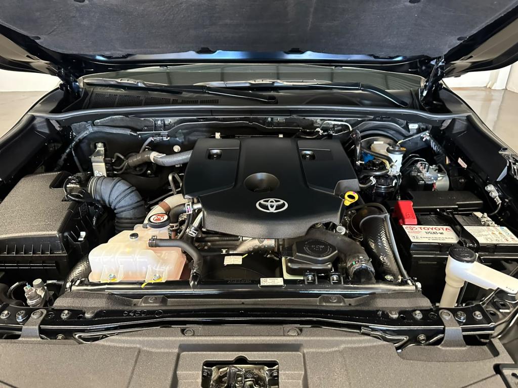 TOYOTA Hilux SW4 - Foto