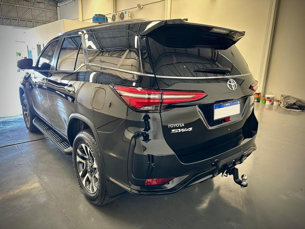 TOYOTA Hilux SW4 - Foto