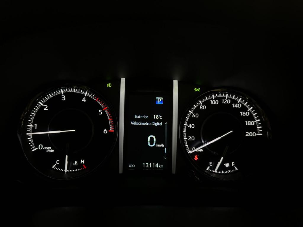 TOYOTA Hilux SW4 - Foto