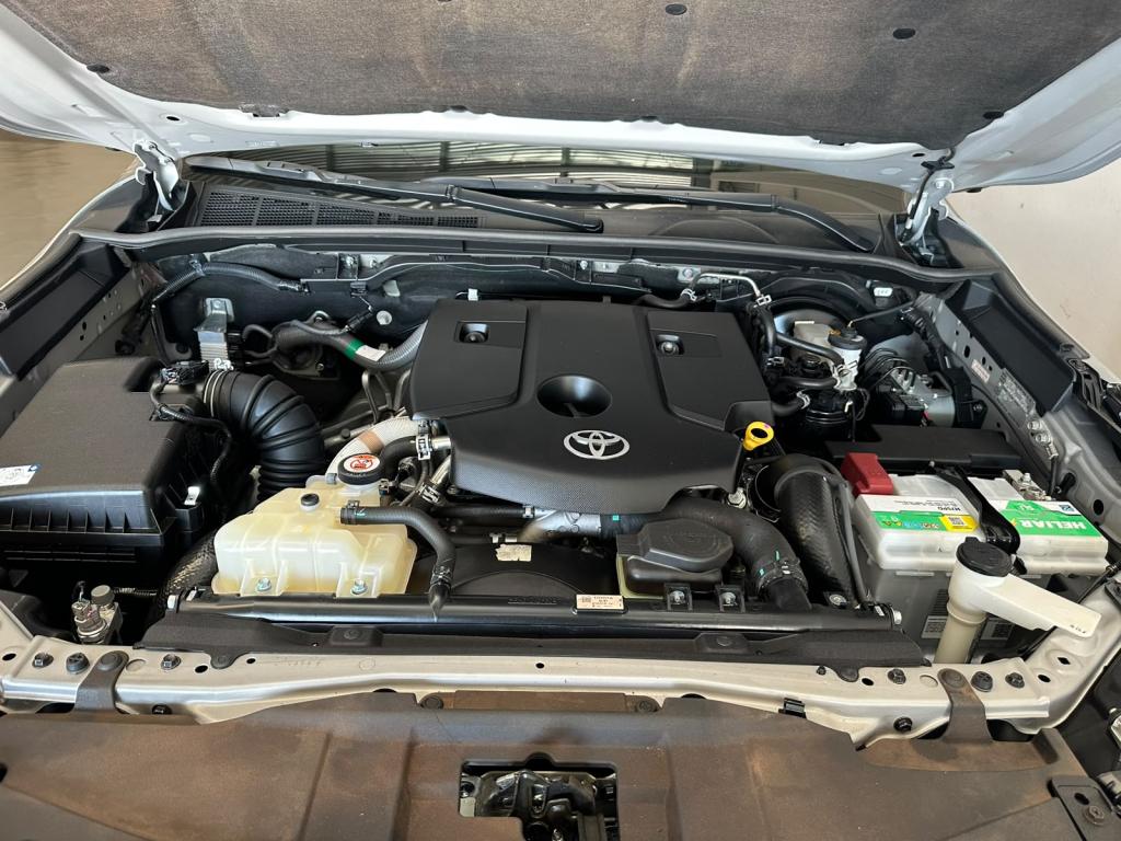 TOYOTA Hilux SW4 - Foto
