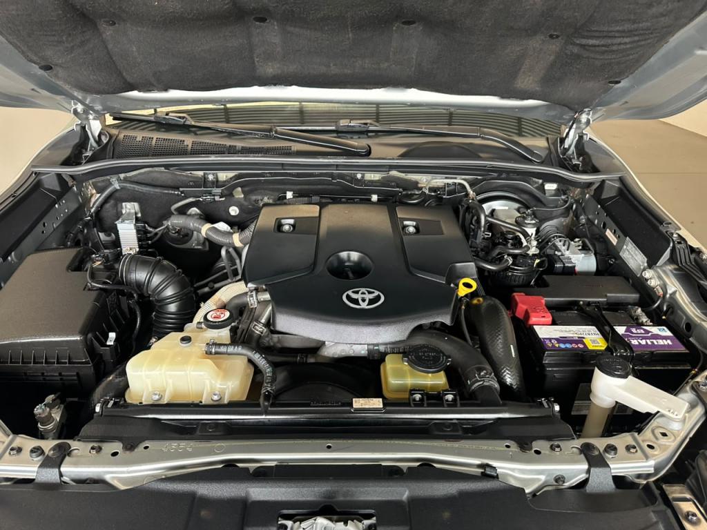 TOYOTA Hilux SW4 - Foto