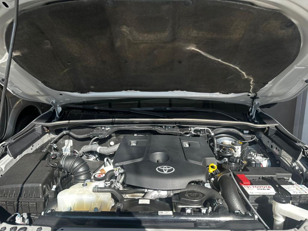 TOYOTA Hilux SW4 - Foto