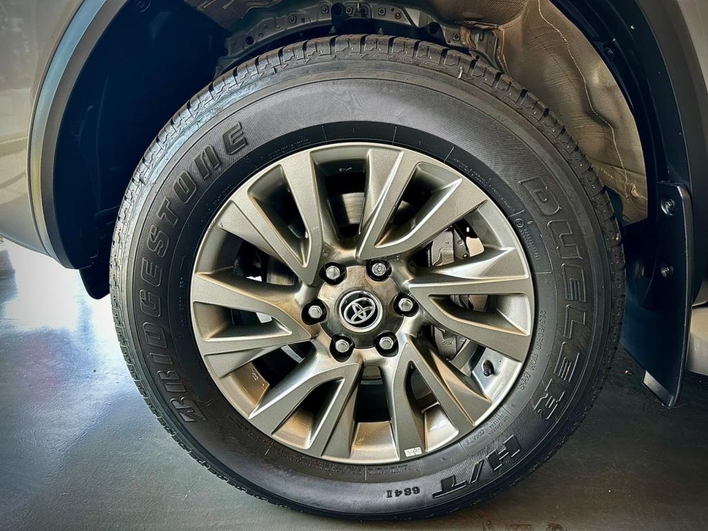 TOYOTA Hilux SW4 - Foto