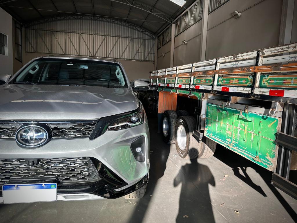 TOYOTA Hilux SW4 - Foto